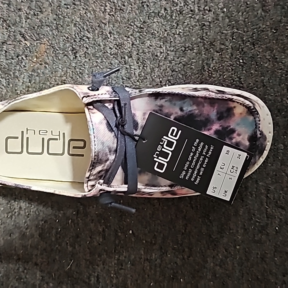 NWT HEY DUDE WENDY Size 7 & 6